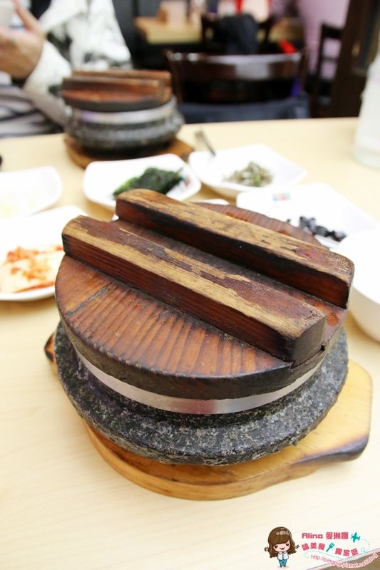 【首爾美食】新村芝麻村石磨豆腐鍋專賣店｜豆腐花般鮮甜 @Alina 愛琳娜