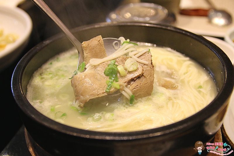 【台北食記】內湖三元花園餐廳|烤牛小排跟韓式雜菜冬粉真心好吃 @Alina 愛琳娜 三元花園餐廳
