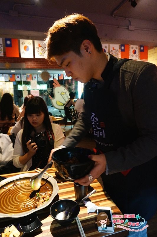 【台北食記】JJIM DAK 韓式醬油燉雞加起司牽絲的邪惡好吃 @Alina 愛琳娜