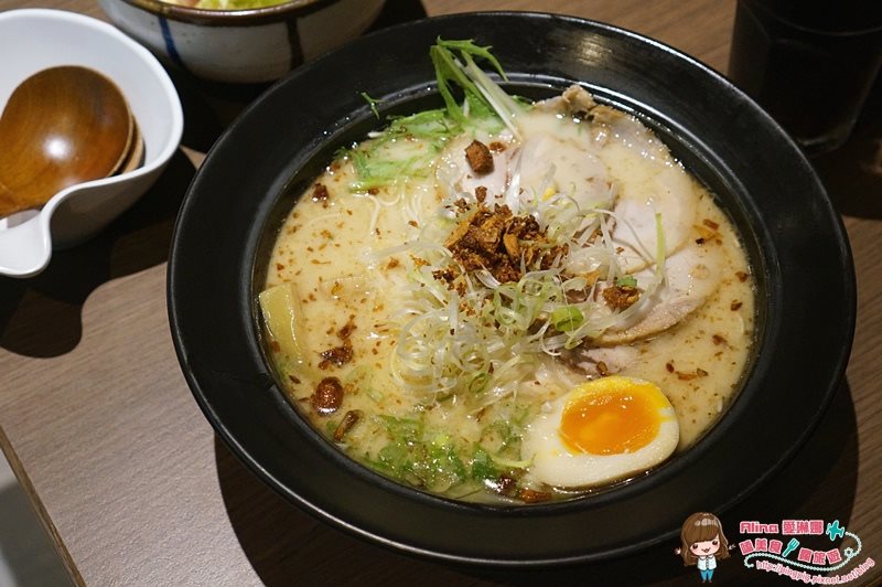 【台北食記】南港樂麵屋 蚌蚌拉麵湯頭鮮,就在中國信託金融園區 @Alina 愛琳娜