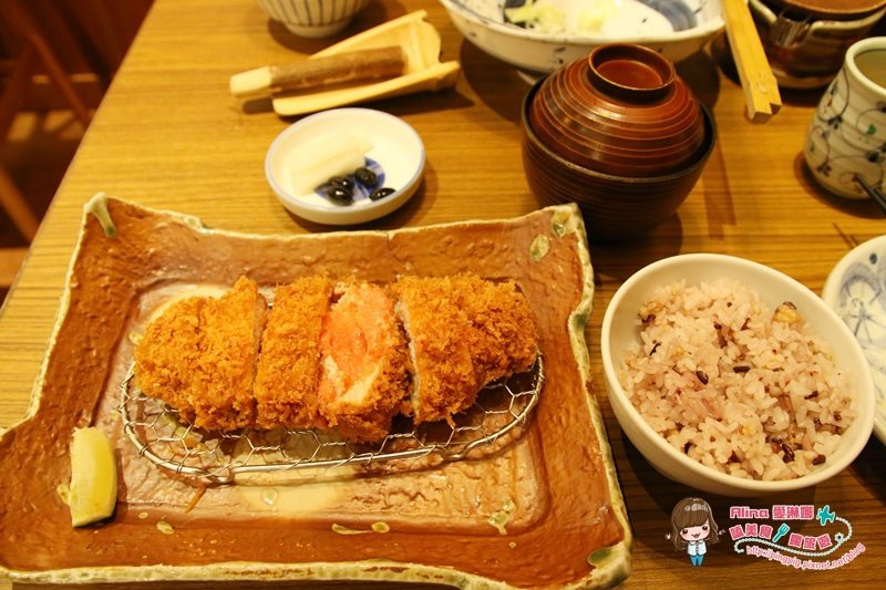 【台北食記】勝勢日式豬排 伊勢路 明太子爆漿與黑豚里肌大對決 @Alina 愛琳娜 【台北食記】勝勢日式豬排 伊勢路 明太子爆漿與黑豚里肌大對決 @Alina 愛琳娜