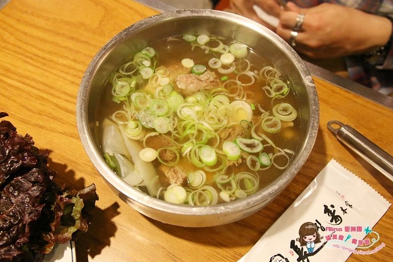 【首爾美食】長壽本家排骨 明洞47年烤韓牛老店 排骨湯清甜清爽 @Alina 愛琳娜