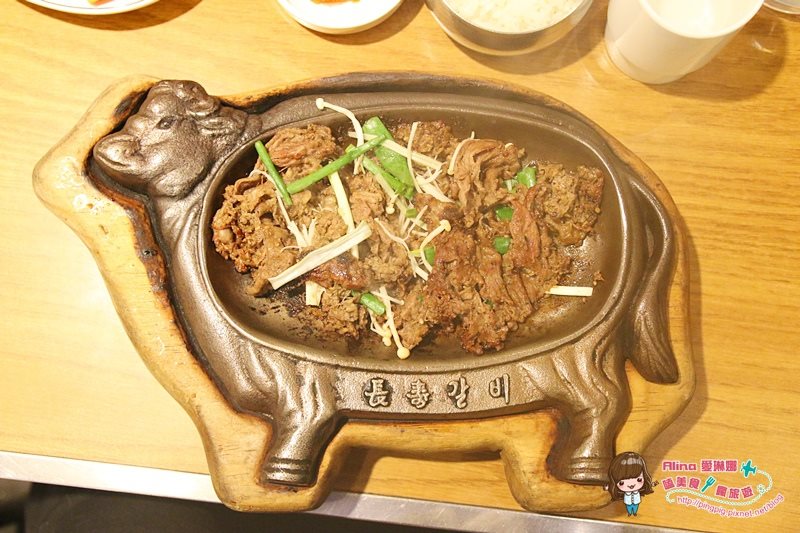 【首爾美食】長壽本家排骨 明洞47年烤韓牛老店 排骨湯清甜清爽 @Alina 愛琳娜