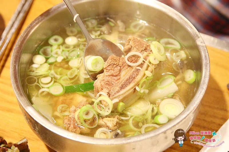 【首爾美食】長壽本家排骨 明洞47年烤韓牛老店 排骨湯清甜清爽 @Alina 愛琳娜