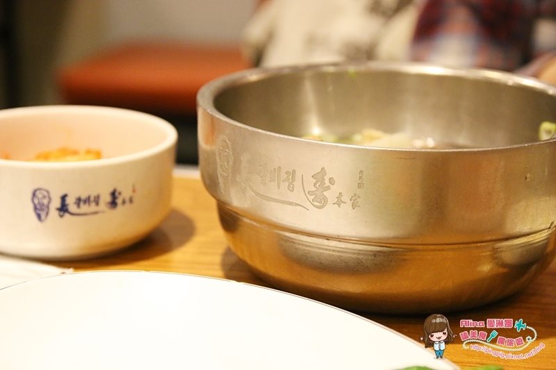 【首爾美食】長壽本家排骨 明洞47年烤韓牛老店 排骨湯清甜清爽 @Alina 愛琳娜