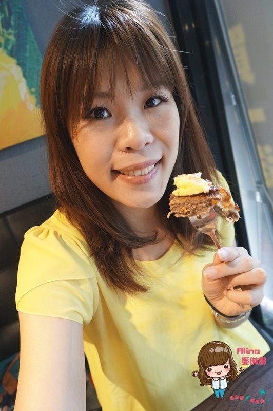 【台北食記】瓦法奇朵松菸店｜焗烤馬鈴薯+安格斯牛肉漢堡 @Alina 愛琳娜