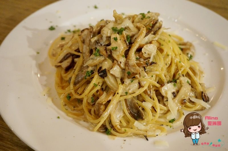 【台北美食】Miacucina義式蔬食料理內湖店｜最愛三種起士帕尼尼 @Alina 愛琳娜