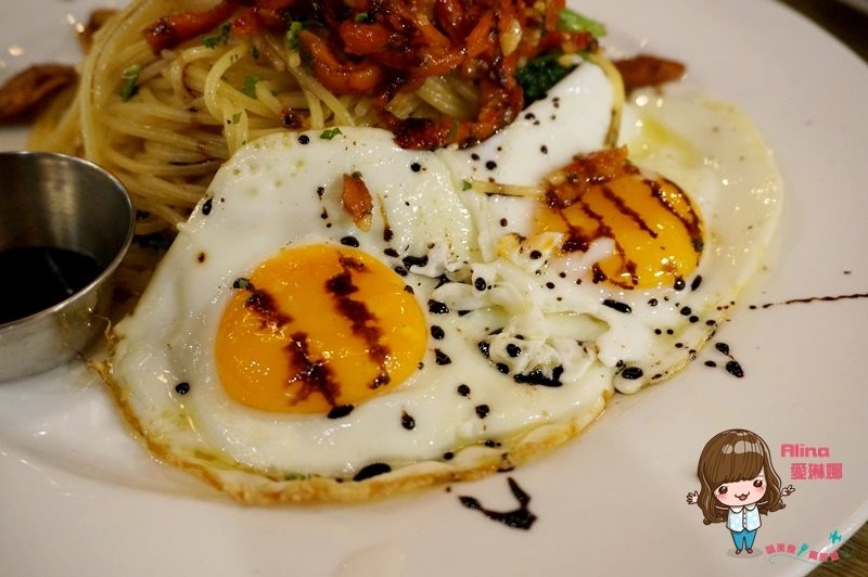 【台北美食】Miacucina義式蔬食料理內湖店｜最愛三種起士帕尼尼 @Alina 愛琳娜