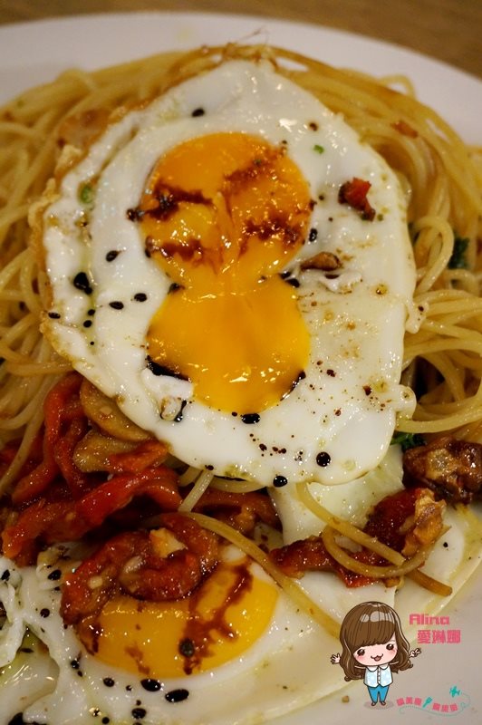【台北美食】Miacucina義式蔬食料理內湖店｜最愛三種起士帕尼尼 @Alina 愛琳娜
