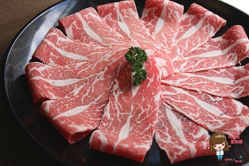 【台北美食】問鼎麻辣養生鍋 古文物館裡吃 choice 牛肉麻辣火鍋 @Alina 愛琳娜