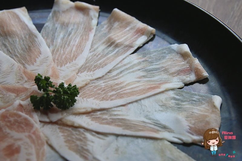 【台北美食】問鼎麻辣養生鍋 古文物館裡吃 choice 牛肉麻辣火鍋 @Alina 愛琳娜 【台北美食】問鼎麻辣養生鍋 古文物館裡吃 choice 牛肉麻辣火鍋 @Alina 愛琳娜