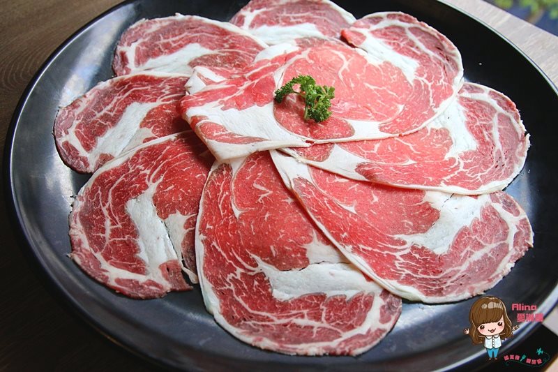 【台北美食】問鼎麻辣養生鍋 古文物館裡吃 choice 牛肉麻辣火鍋 @Alina 愛琳娜 【台北美食】問鼎麻辣養生鍋 古文物館裡吃 choice 牛肉麻辣火鍋 @Alina 愛琳娜