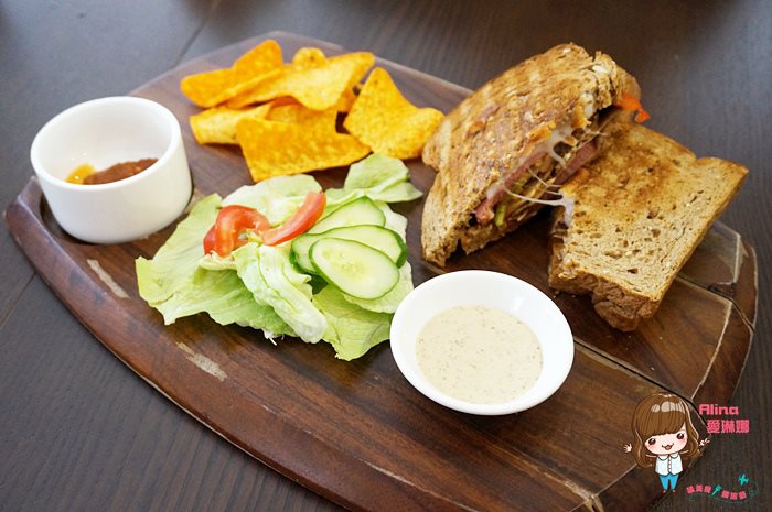 【台北咖啡館】科技大樓 Pillow Cafe 用餐不限時+免費插座 @Alina 愛琳娜
