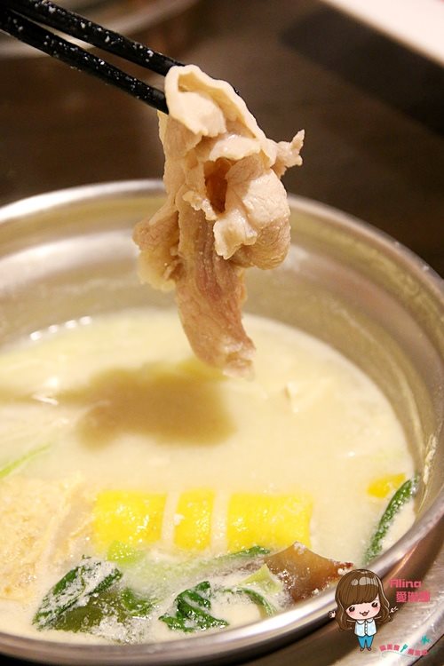 【新店美食】鮮境涮涮鍋 主打雙人套餐好優惠，霜降牛肉薄嫩好吃 @Alina 愛琳娜