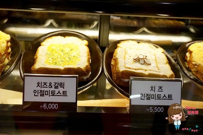 【首爾美食】雪冰東大門店 Sulbing草莓煉乳雪花冰,紅豆麻糬好Q彈 @Alina 愛琳娜