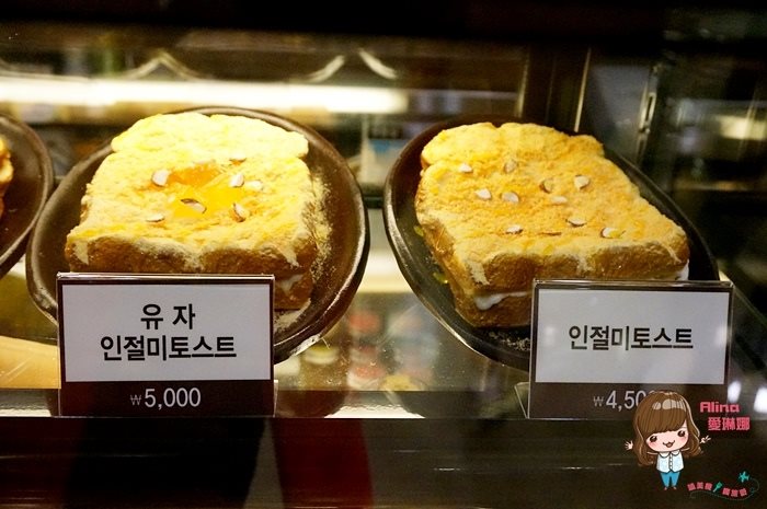 【首爾美食】雪冰東大門店 Sulbing草莓煉乳雪花冰,紅豆麻糬好Q彈 @Alina 愛琳娜