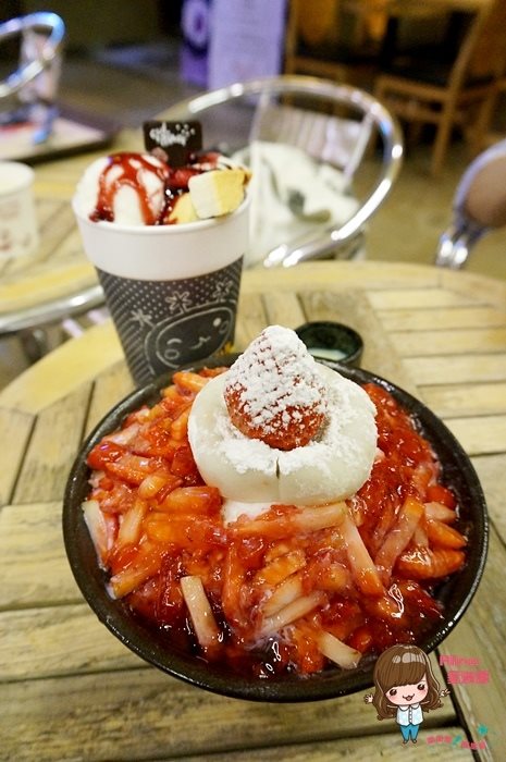 【首爾美食】雪冰東大門店 Sulbing草莓煉乳雪花冰,紅豆麻糬好Q彈 @Alina 愛琳娜