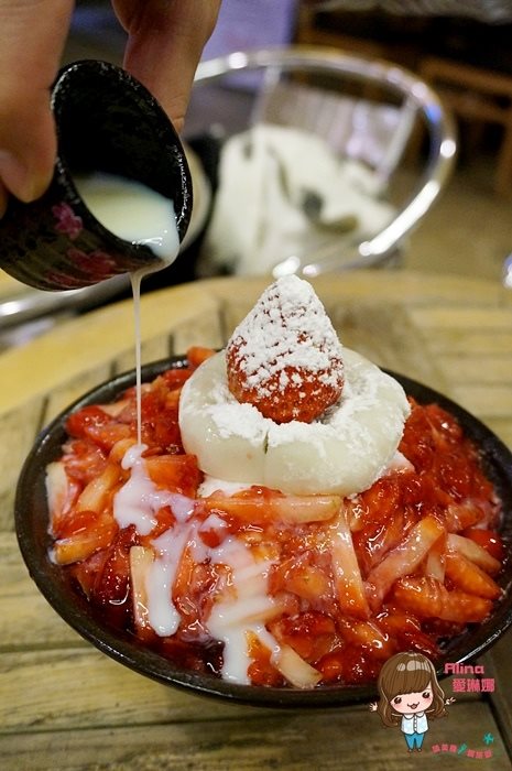 【首爾美食】雪冰東大門店 Sulbing草莓煉乳雪花冰,紅豆麻糬好Q彈 @Alina 愛琳娜