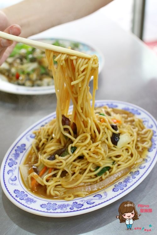 【基隆美食】基隆南北小吃 在地人激推紅糟肉蒜泥鮮蚵，夠味好吃 @Alina 愛琳娜