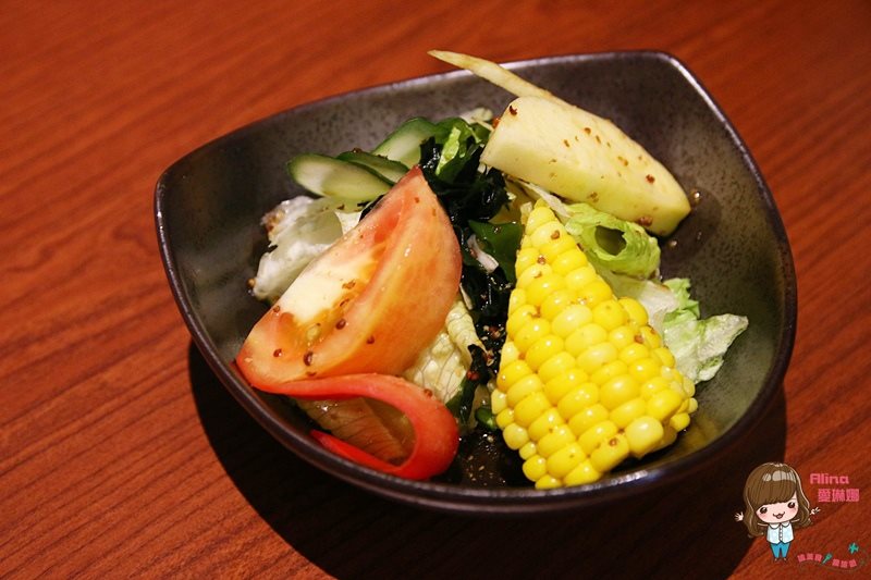【台北美食】狗一下居食酒屋｜巨大明蝦毛毛蟲壽司被明太子淹沒 @Alina 愛琳娜