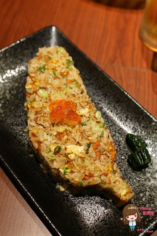 【台北美食】狗一下居食酒屋｜巨大明蝦毛毛蟲壽司被明太子淹沒 @Alina 愛琳娜