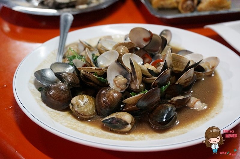 【花蓮美食】轟炸雞場|傳統桶仔雞、碳烤魚,後山家鄉味甕仔雞 @Alina 愛琳娜 【花蓮美食】轟炸雞場|傳統桶仔雞、碳烤魚,後山家鄉味甕仔雞 @Alina 愛琳娜