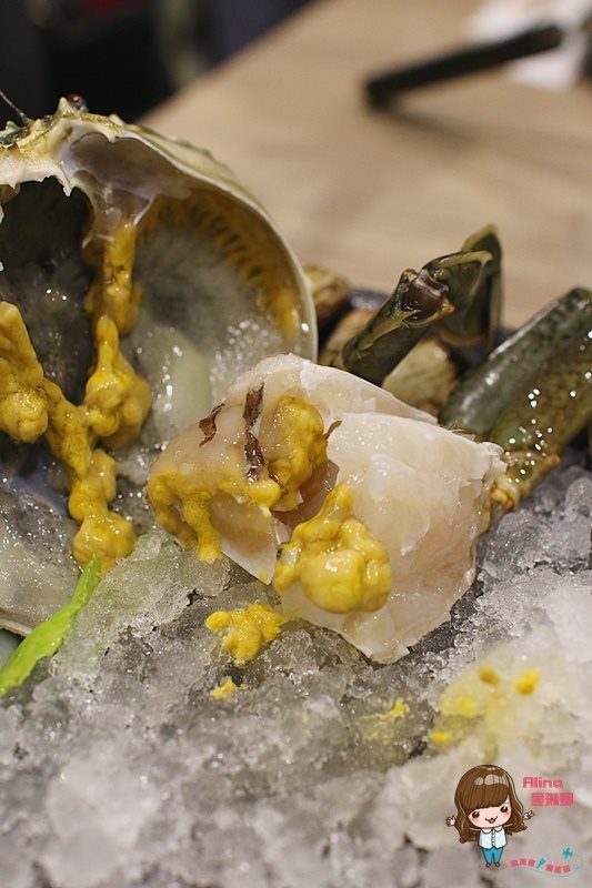 【台北食記】十二籃螃蟹火鍋 秋蟹沙公海陸粥火鍋,秋天吃最鮮美 @Alina 愛琳娜 【台北食記】十二籃螃蟹火鍋 秋蟹沙公海陸粥火鍋,秋天吃最鮮美 @Alina 愛琳娜