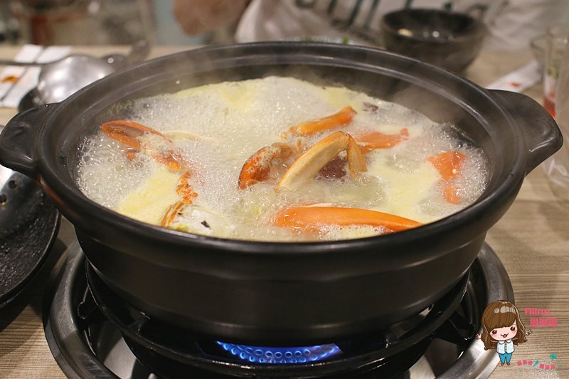 【台北食記】十二籃螃蟹火鍋 秋蟹沙公海陸粥火鍋,秋天吃最鮮美 @Alina 愛琳娜 【台北食記】十二籃螃蟹火鍋 秋蟹沙公海陸粥火鍋,秋天吃最鮮美 @Alina 愛琳娜