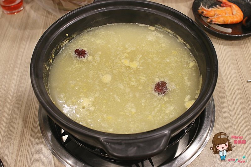 【台北食記】十二籃螃蟹火鍋 秋蟹沙公海陸粥火鍋,秋天吃最鮮美 @Alina 愛琳娜 【台北食記】十二籃螃蟹火鍋 秋蟹沙公海陸粥火鍋,秋天吃最鮮美 @Alina 愛琳娜
