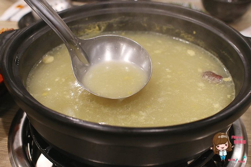 【台北食記】十二籃螃蟹火鍋 秋蟹沙公海陸粥火鍋,秋天吃最鮮美 @Alina 愛琳娜 【台北食記】十二籃螃蟹火鍋 秋蟹沙公海陸粥火鍋,秋天吃最鮮美 @Alina 愛琳娜