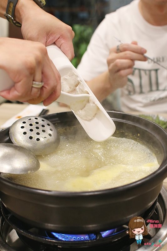 【台北食記】十二籃螃蟹火鍋 秋蟹沙公海陸粥火鍋，秋天吃最鮮美 @Alina 愛琳娜