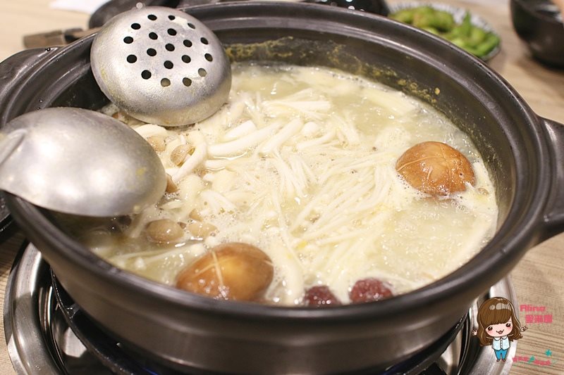 【台北食記】十二籃螃蟹火鍋 秋蟹沙公海陸粥火鍋,秋天吃最鮮美 @Alina 愛琳娜 【台北食記】十二籃螃蟹火鍋 秋蟹沙公海陸粥火鍋,秋天吃最鮮美 @Alina 愛琳娜