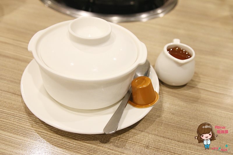 【台北食記】十二籃螃蟹火鍋 秋蟹沙公海陸粥火鍋,秋天吃最鮮美 @Alina 愛琳娜 【台北食記】十二籃螃蟹火鍋 秋蟹沙公海陸粥火鍋,秋天吃最鮮美 @Alina 愛琳娜