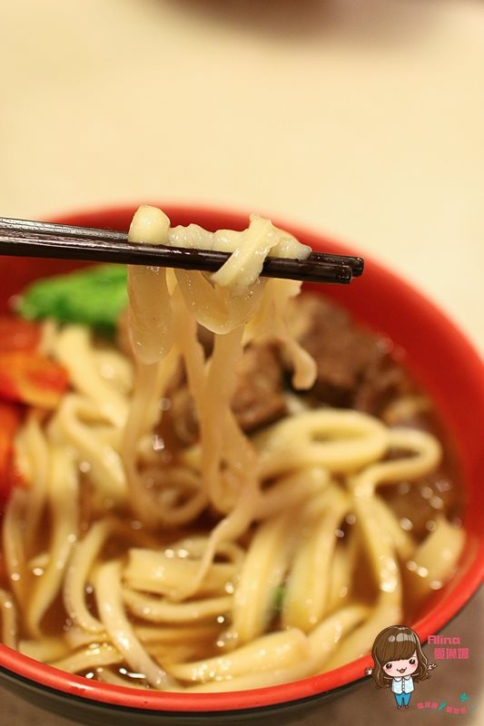 【台北食記】芙蓉山西刀削麵之家｜平價好吃牛肉捲餅豆沙鍋餅 @Alina 愛琳娜