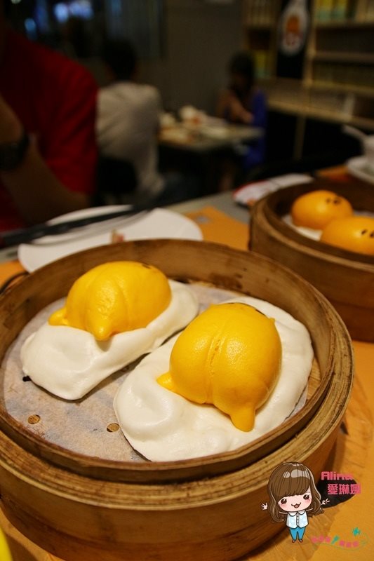 【香港美食】尖沙咀奌心代表 港式飲茶｜蛋黃哥黃金流沙包好療癒 @Alina 愛琳娜