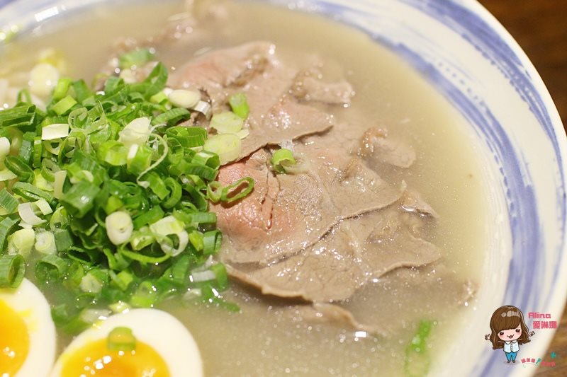 【台北美食】勝面 麻辣牛肉拉麵 精燉牛肉拉麵 鮮嫩牛肉片帶著花椒獨特香氣 香麻夠味 @Alina 愛琳娜