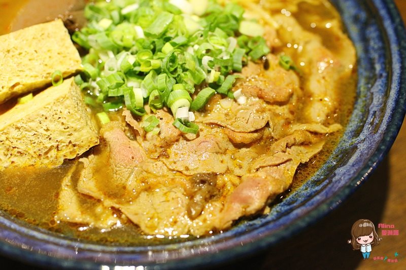 【台北美食】勝面 麻辣牛肉拉麵 精燉牛肉拉麵 鮮嫩牛肉片帶著花椒獨特香氣 香麻夠味 @Alina 愛琳娜