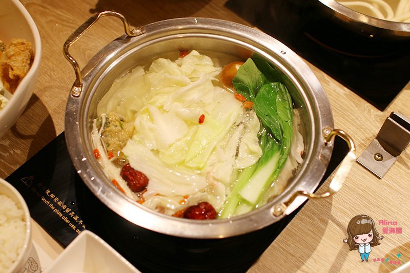 【桃園美食】大麻鍋物個人涮涮鍋 ｜香濃牛奶養生藥膳 湯頭雙享受 @Alina 愛琳娜