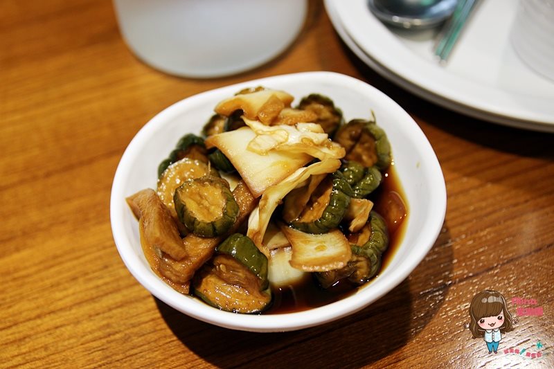 【台北食記】一道氏燉雞 韓式紅燒醬油起司燉雞,加點炒飯吃飽點 @Alina 愛琳娜 【台北食記】一道氏燉雞 韓式紅燒醬油起司燉雞,加點炒飯吃飽點 @Alina 愛琳娜