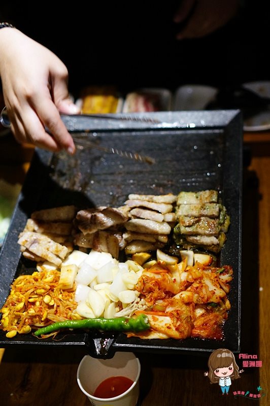 【台北美食】娘子韓食 八色豬五花韓式烤肉、辣味海鮮鍋 @Alina 愛琳娜