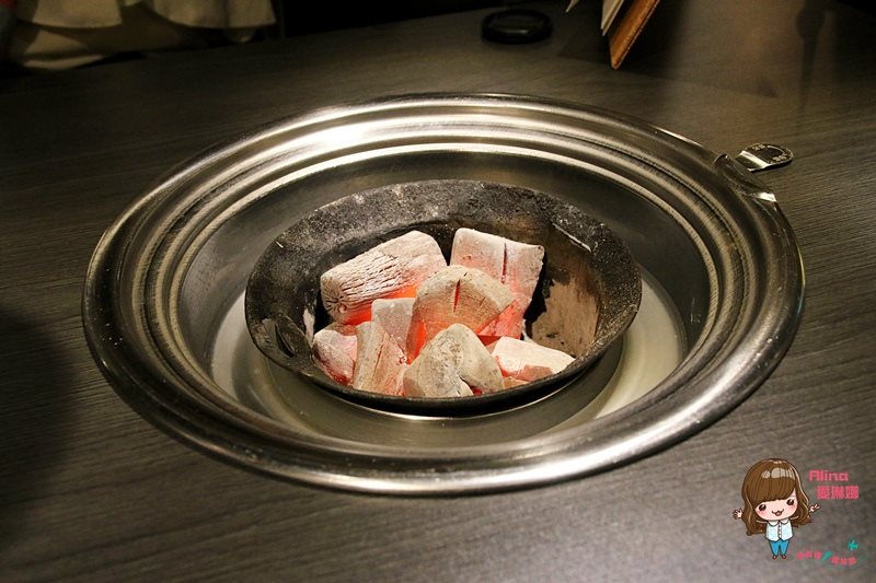 【首爾美食】弘大 401烤肉-Running Man HAHA的烤肉店 @Alina 愛琳娜