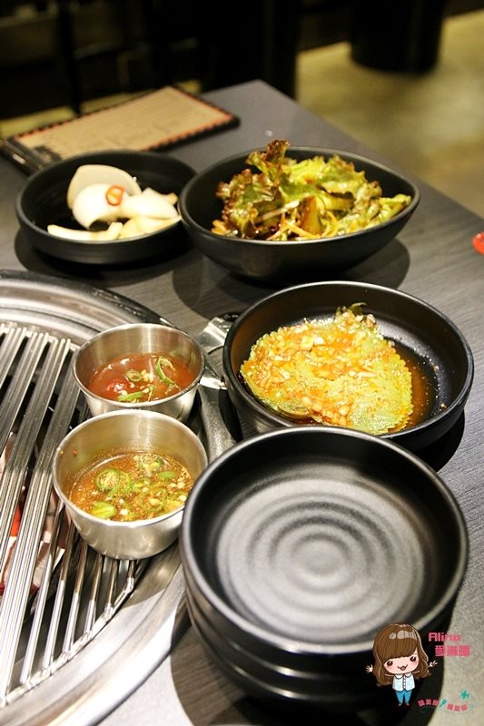 【首爾美食】弘大 401烤肉-Running Man HAHA的烤肉店 @Alina 愛琳娜