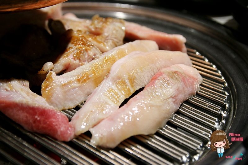 【首爾美食】弘大 401烤肉-Running Man HAHA的烤肉店 @Alina 愛琳娜