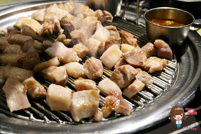 【首爾美食】弘大 401烤肉-Running Man HAHA的烤肉店 @Alina 愛琳娜