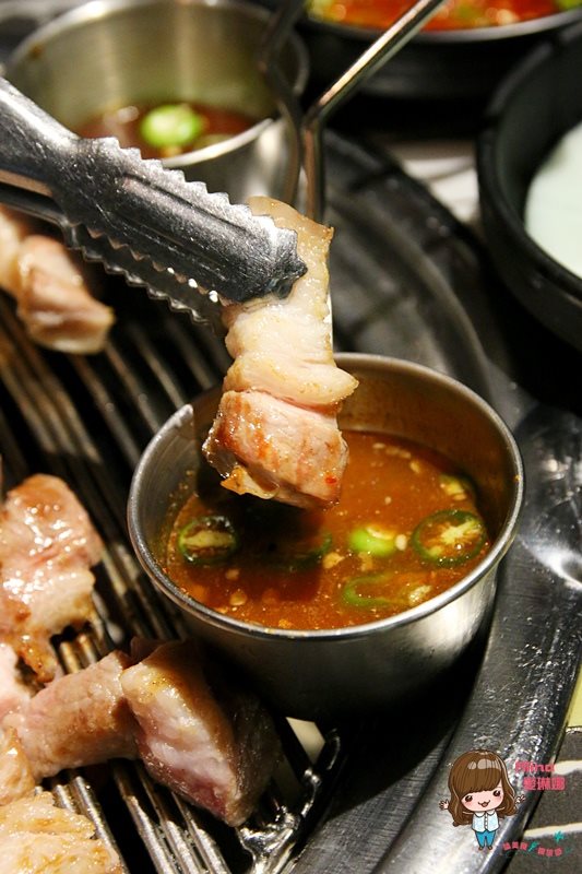 【首爾美食】弘大 401烤肉-Running Man HAHA的烤肉店 @Alina 愛琳娜