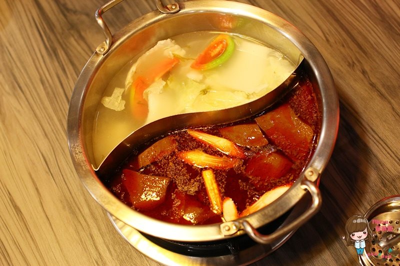 【台北美食】福記紅白鍋 HOKI 麻辣鍋香麻濃郁，八德路宵夜美食 @Alina 愛琳娜