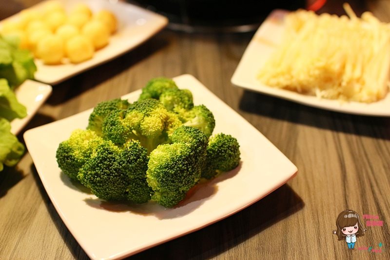 【台北美食】福記紅白鍋 HOKI 麻辣鍋香麻濃郁,八德路宵夜美食 @Alina 愛琳娜 【台北美食】福記紅白鍋 HOKI 麻辣鍋香麻濃郁,八德路宵夜美食 @Alina 愛琳娜