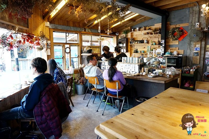 【花蓮咖啡】咖啡花 Caffe Fiore 老木屋文青咖啡館,推抹茶蛋糕捲 @Alina 愛琳娜 【花蓮咖啡】咖啡花 Caffe Fiore 老木屋文青咖啡館,推抹茶蛋糕捲 @Alina 愛琳娜