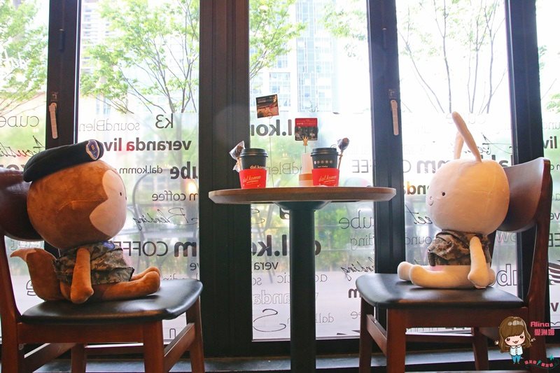 【韓劇景點】dal.komm COFFEE 仁川松島中央店,太陽的後裔景點 @Alina 愛琳娜 【韓劇景點】dal.komm COFFEE 仁川松島中央店,太陽的後裔景點 @Alina 愛琳娜