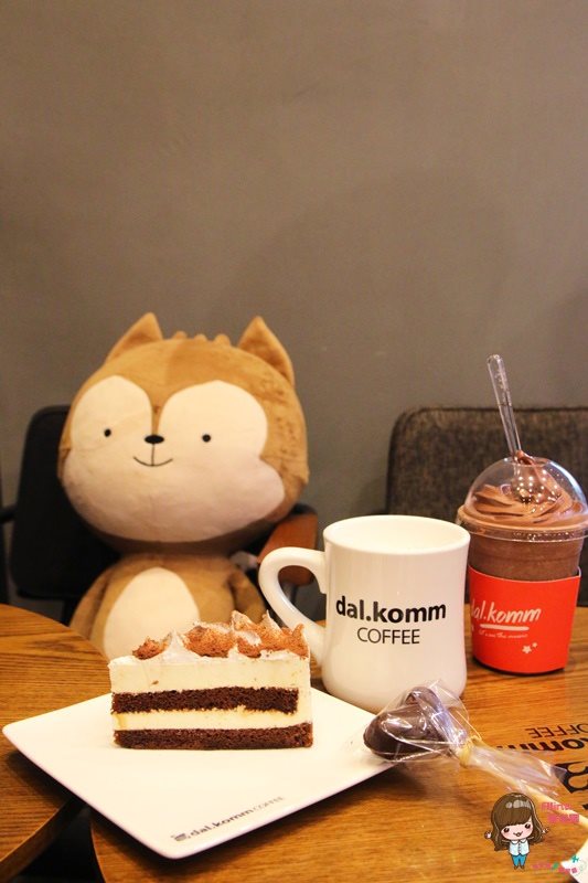【韓劇景點】dal.komm COFFEE 仁川松島中央店,太陽的後裔景點 @Alina 愛琳娜 【韓劇景點】dal.komm COFFEE 仁川松島中央店,太陽的後裔景點 @Alina 愛琳娜